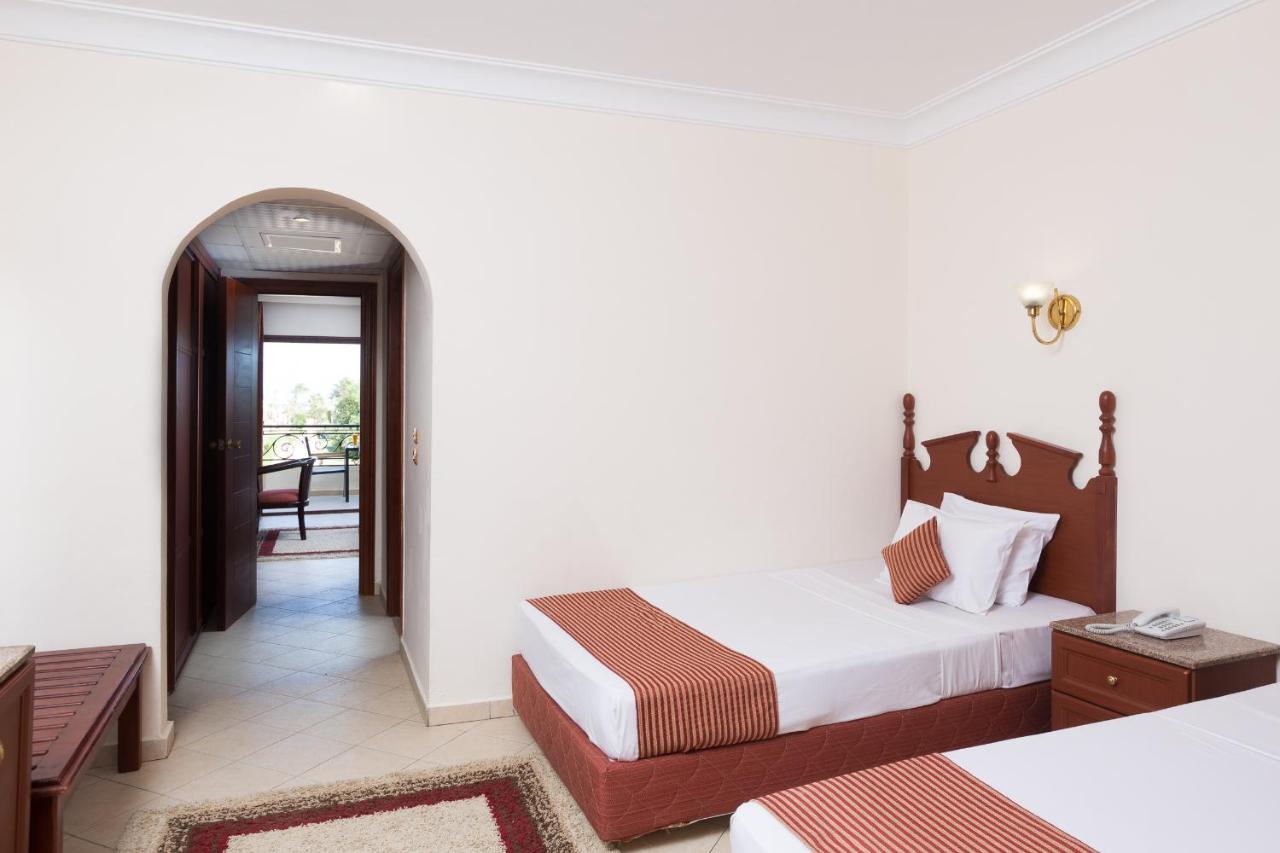 Aladdin Beach Resort Hurghada Bagian luar foto