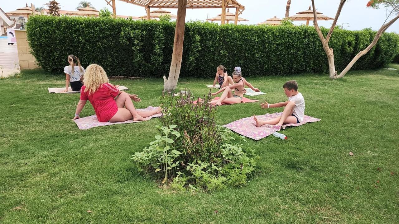 Aladdin Beach Resort Hurghada Bagian luar foto